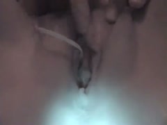 Amateur babe examines her slit with perverted thingy